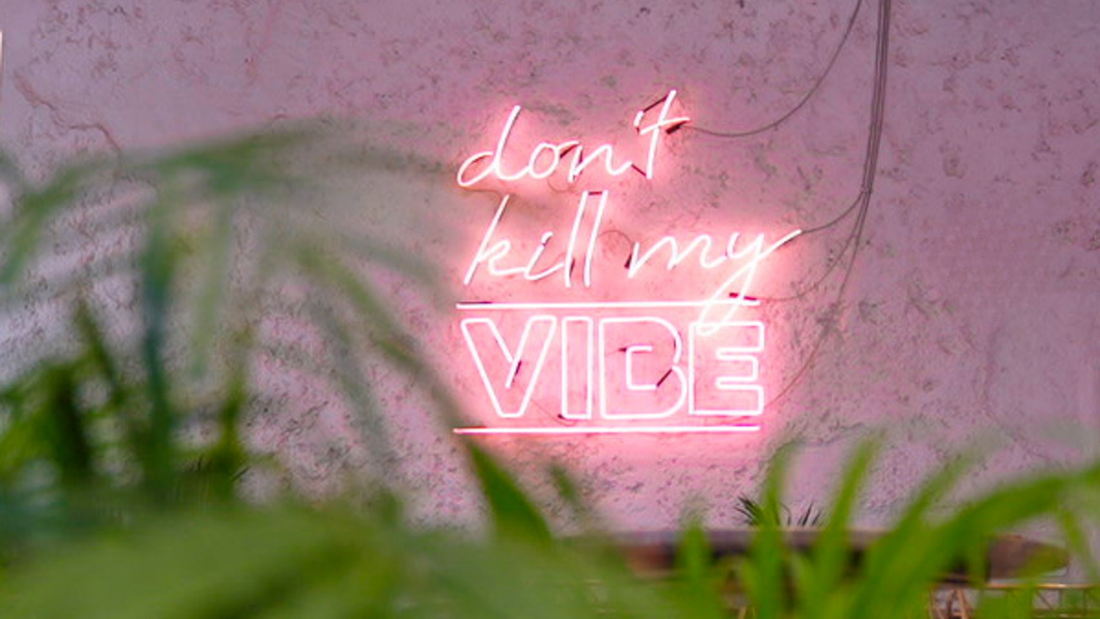 Love Vibe Café: Healthy Business Lunches That Impress in Dubai